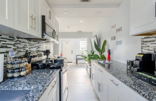 Pinewood Apartamento | COZY MIAMI HOME NEAR DOWNTOWN/WYNWOOD/DESIGN DISTRIC
