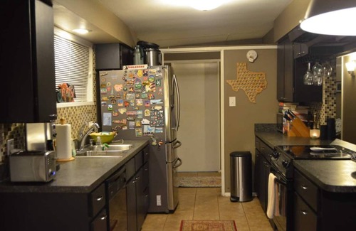 North Little Rock Casa | Cozy Mid Century Home