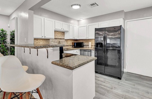 Townsite Casa | Cozy Mid-Century Modern Getaway