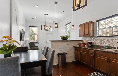 Tulane - Gravier Casa | Cozy Mid-City Cottage | Outdoor Patio w/ Backyard