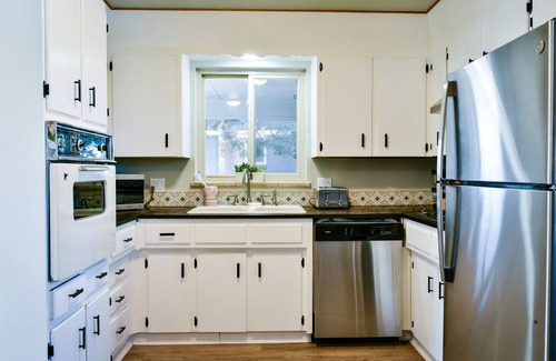Littleton Casa | Cozy MidMod Big Yard Dining & Shopping Nearby