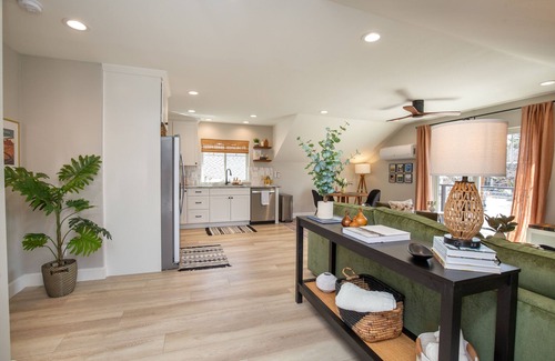 Old Southwest Apartamento | Cozy Midtown Loft. Walk Everywhere!