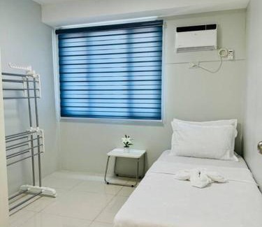 Valencia Apartamento | Cozy Minimalist 2BR Condo at Princeton QC near Rob Magnolia