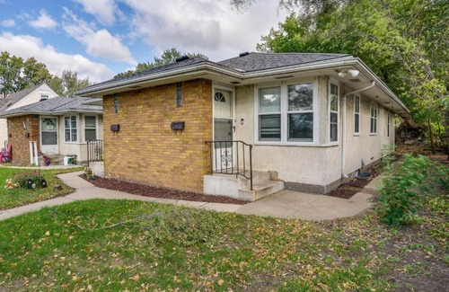 Morris Park Casa | Cozy Minneapolis Duplex - 10 Mi to Downtown!