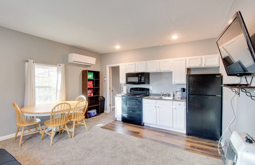Nevada Apartamento | Cozy Missouri Escape w/ Balcony, Near Colleges!
