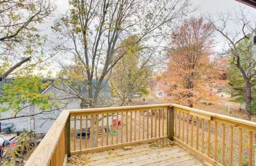 Nevada Apartamento | Cozy Missouri Escape with Balcony, Near Colleges!