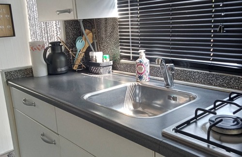 Schoonloo Casa | Cozy, mobile home Banjer at camping de Tien Heugten in Schoonloo