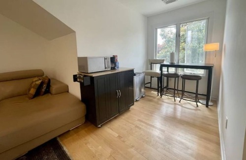 Bridgewater Apartamento | Cozy💡 modern space w free parking huge yard!