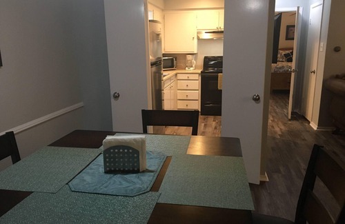 Van Apartamento | Cozy Modern 1 Bed 1 Bath next to Park!