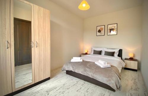 Stara Zagora Apartamento | Cozy & Modern 1BR Apart for 4 guests next to Medical University & Free parking