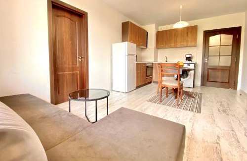 Stara Zagora Apartamento | Cozy & Modern 1BR Apart for 4 guests next to Medical University & Free parking