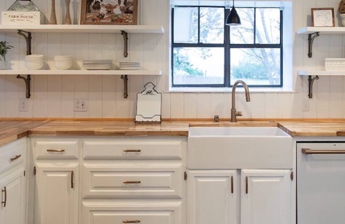 Crawford Otro | Cozy Modern 2/2 Farmhouse Near Waco