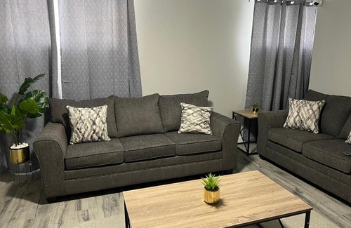 Fort Gary Casa | Cozy Modern and Lavish 1 Bedroom Basement Suite
