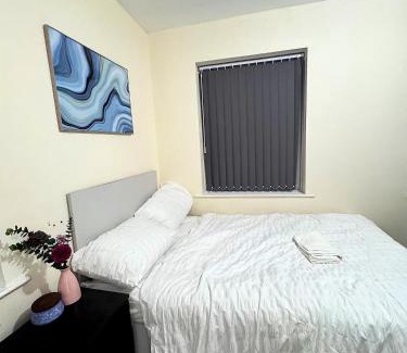 Preston Casa | Cozy modern apartment with comfortable living space