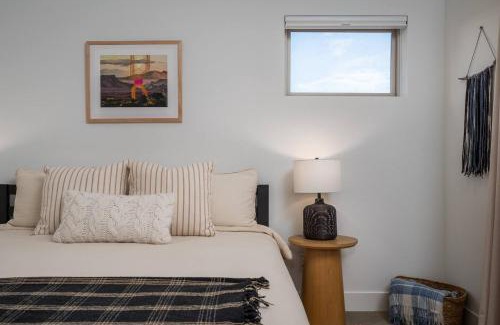 Rendezvous Casa | Cozy Modern Cabin W Hot Tub - Minutes To Ski Area
