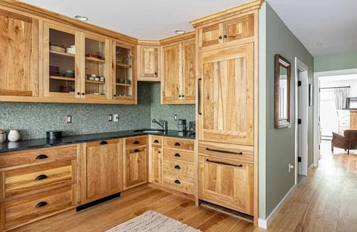 Warren Condominio | Cozy modern chalet with ski-in/ski-out convenience!