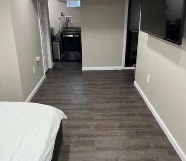 East Orange Casa | Cozy Modern Condo