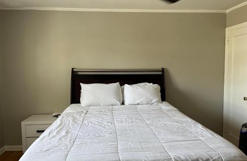 East Orange Casa | Cozy Modern Condo