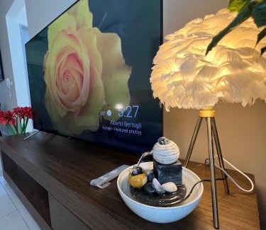 Gelugor Apartamento | Cozy Modern Condo with Pool & City Access