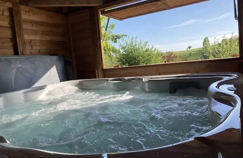 Contrexeville Cabaña | Moderno gîte con terraza y barbecue cerca del centro y termas