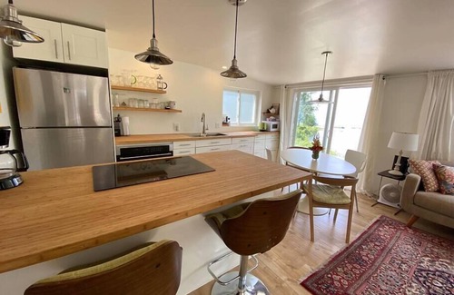 Inverhuron Cabaña | Cozy modern cottage on the beach