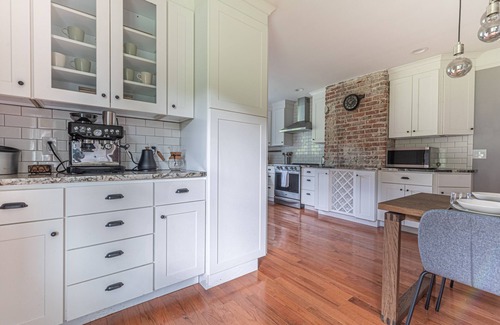 Canton Cabaña | Cozy modern cottage with pasture and woods