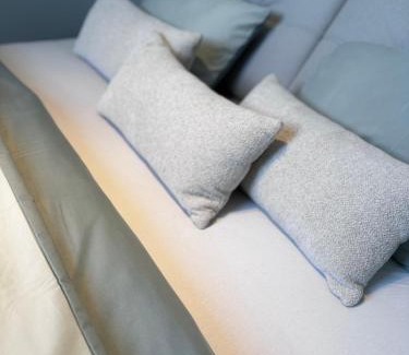 Deinze Apartamento | Cozy modern duplex with balcony and free parking