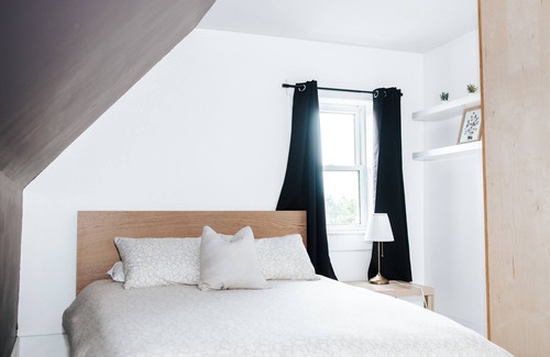 Saint David Otro | Cozy Modern Farmhouse w/ Hot Tub mins to Saint Andrews By-The-Sea! Pet Friendly!