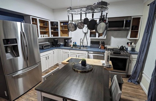 Lockport Casa | Cozy Modern Farmhouse