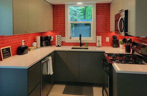 Ludington Casa | Cozy, modern home in Ludington