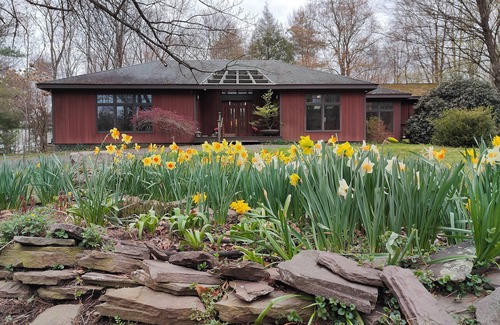 Town of Marbletown Casa | Cozy modern home on 14 acres of woods