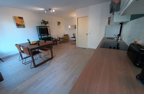 Le Penon Casa | Casa renovada a 700m de la playa y del mercado, con acceso a tenis y pista ciclista