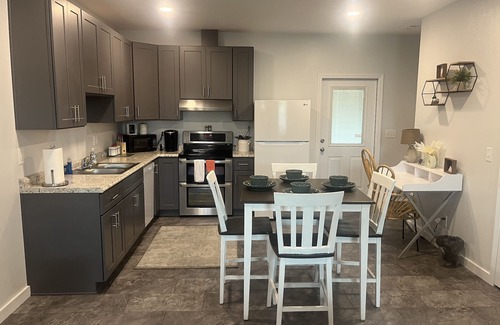 Northwest Pensacola Casa | Cozy modern house near interstate, amusement parks, hospital, 20 min from beach
