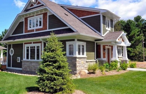 Baysville Cabaña | Cozy modern Muskoka Cottage fully equipped for an easy escape to the country.