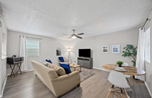 Brentwood Apartamento | Cozy Modern Oasis near UT