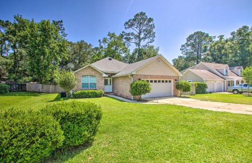 Brent Casa | Cozy-Modern Pensacola Home Large Yard, Grill