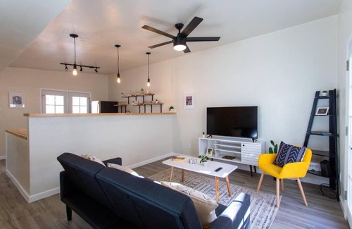 Rincon Heights Casa | Cozy Modern Retreat in the Heart of Tucson