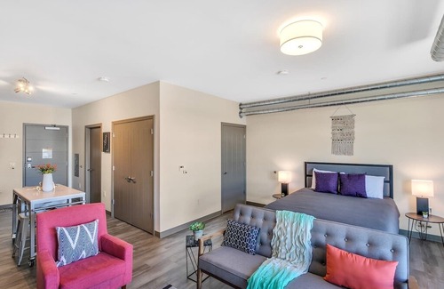 Lawrenceville Apartamento | Cozy + Modern Studio in the Heart of Lawrenceville