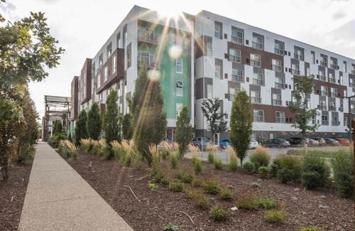 Lawrenceville Apartamento | Cozy + Modern Studio in the Heart of Lawrenecville