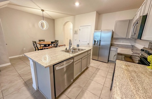 Wildwood Casa | Cozy Modern Townhome Convenient to Everything