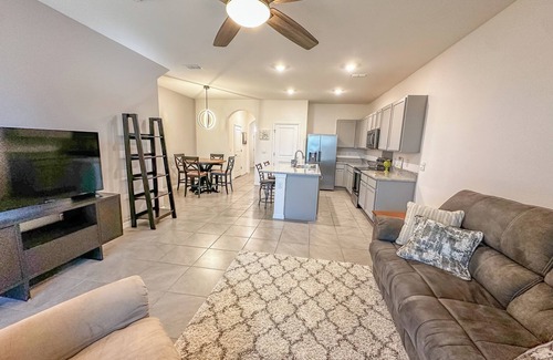 Wildwood Casa | Cozy Modern Townhome Convenient to Everything