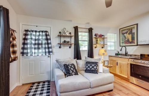 Montgomery Casa | Cozy Montgomery Cottage with Porch, Near Lake Conroe