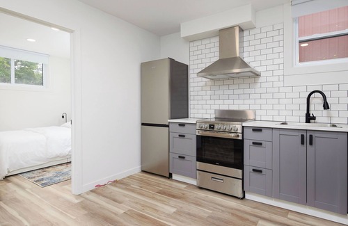 Ahuntsic Casa | Cozy Montreal retreat in the charming neighborhood of Ahuntsic (5mn to Sauvé)