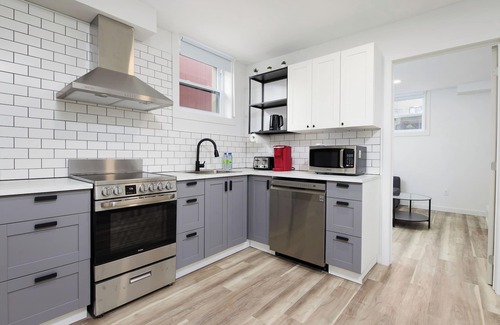 Ahuntsic Casa | Cozy Montreal retreat in the charming neighborhood of Ahuntsic (5mn to Sauvé)
