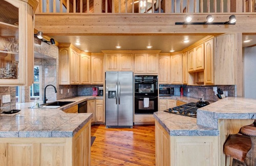 Darby Cabina | Cozy Mountain Cabin Close to Town