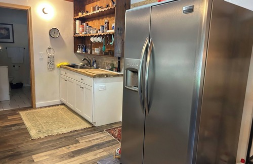 Jasper Cabina | Cozy mountain cabin on 15 acre Animal Sanctuary