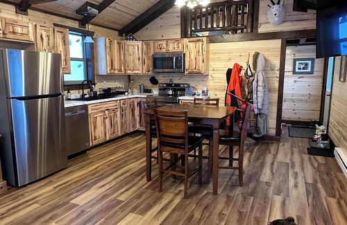 Marysville Cabina | Cozy mountain cabin walk to ski area!