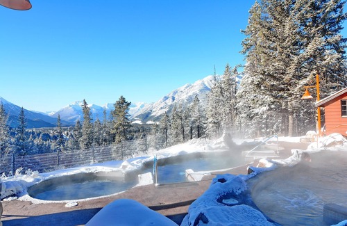 Banff Condominio | Espacioso + acogedor chalet de montaña con loft | Acceso a piscinas calientes!