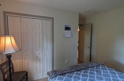 Afton Cabaña | Cozy Mountain Cottage -Pet Friendly, Brew Ridge Trail!