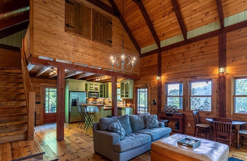 Vilas Cabina | Cozy Mountain Cottage - Relax in picturesque Northwest Watauga County!